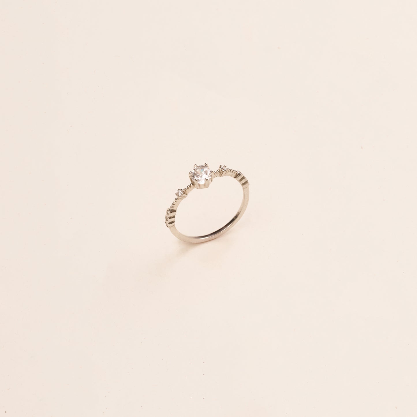 Elle Ring
