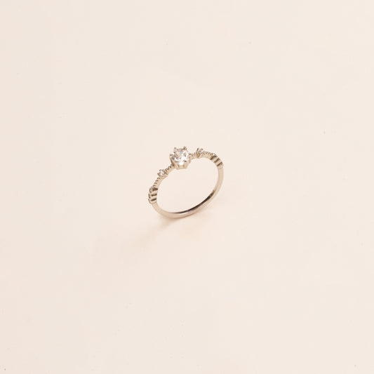 Elle Ring