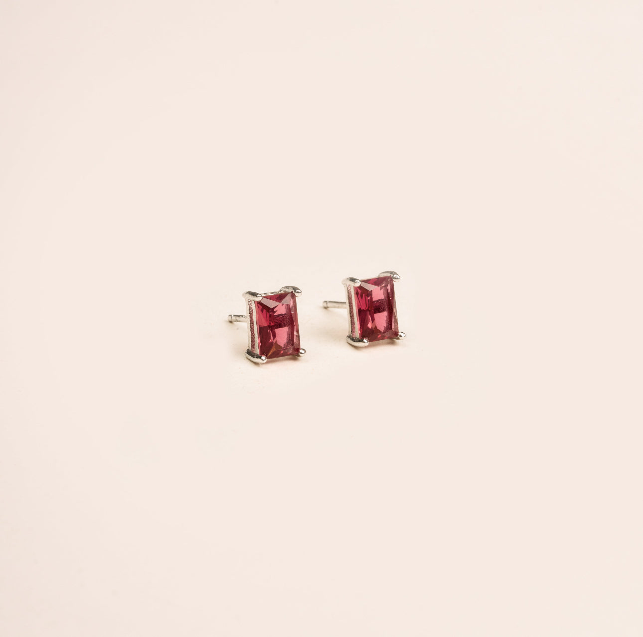 Amethyst Glow Studs Silver (925)